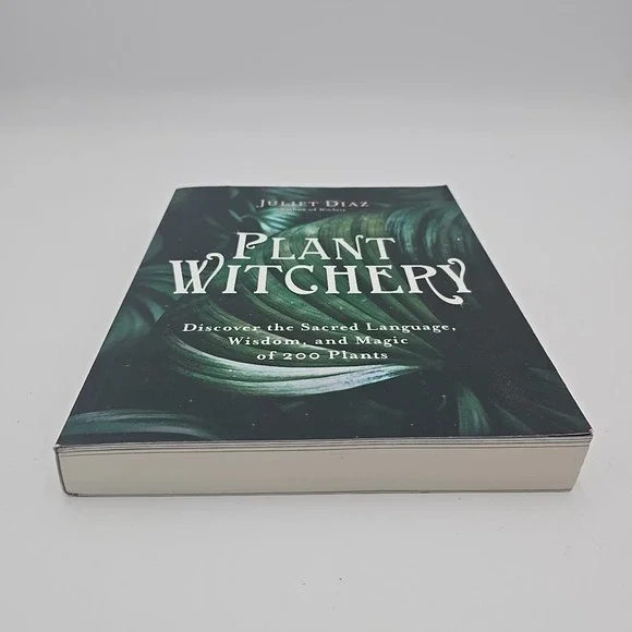 Plant Witchery: Discover the Sacred Language, Wisdom,‎ and Magic of 200 Plants - Picture 2 of 6